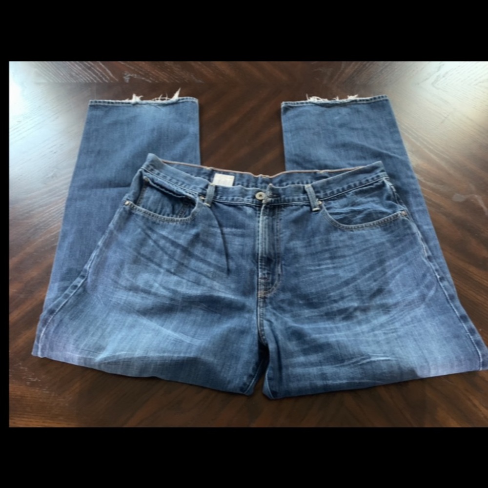 TreVero relaxed straight Blue Jeans mens 40 x 32 distressed blue jeans denim